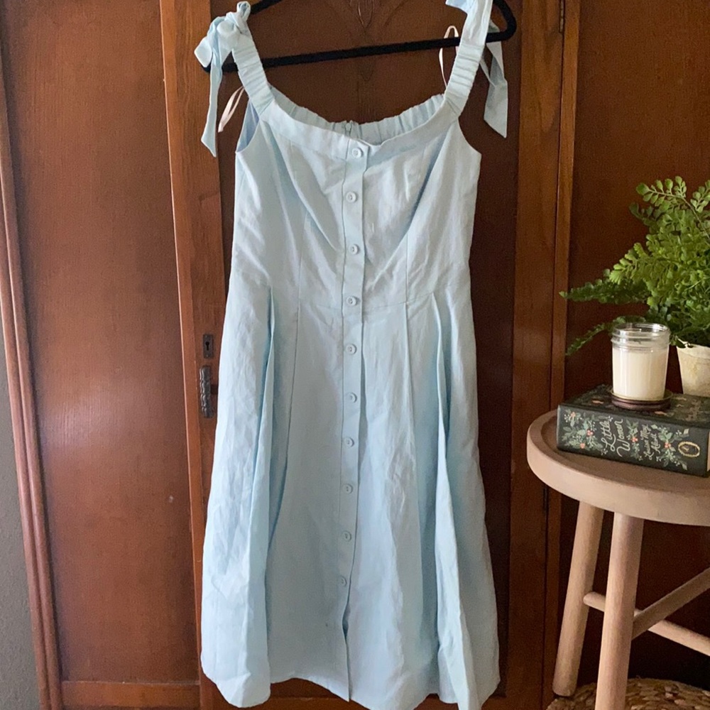 Gal Meets Glam Blue Linen Midi Dress